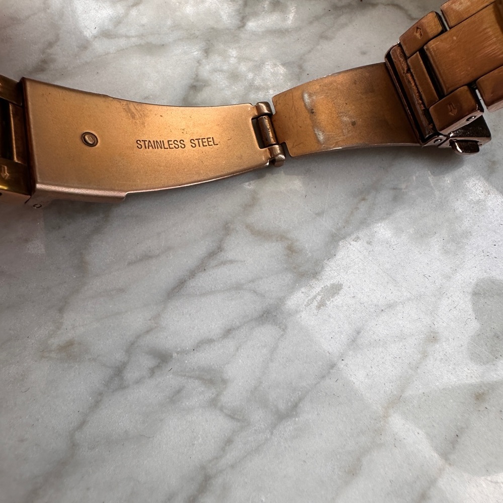 Women’s FOSSIL Watch - Picture 3 of 7